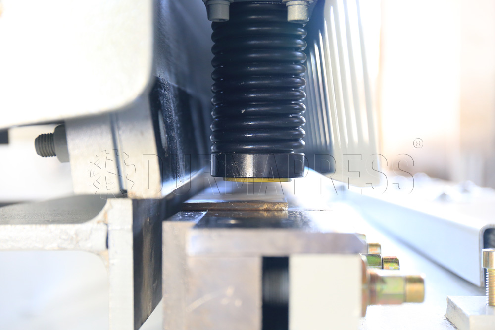 3200 X 12 QC 12Y Hydraulic She - Woodworking Qc recension och pris